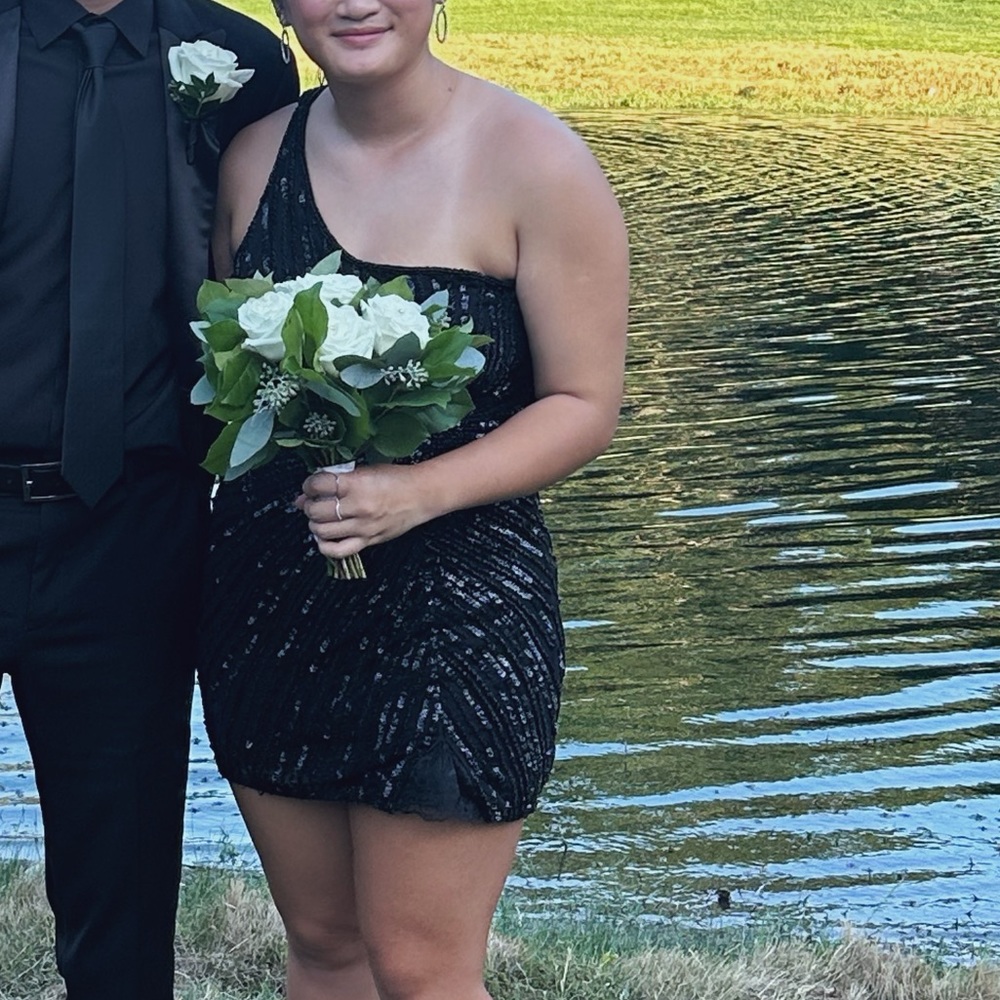 SHERRI HILL 55197 (fabric in the slit can be removed